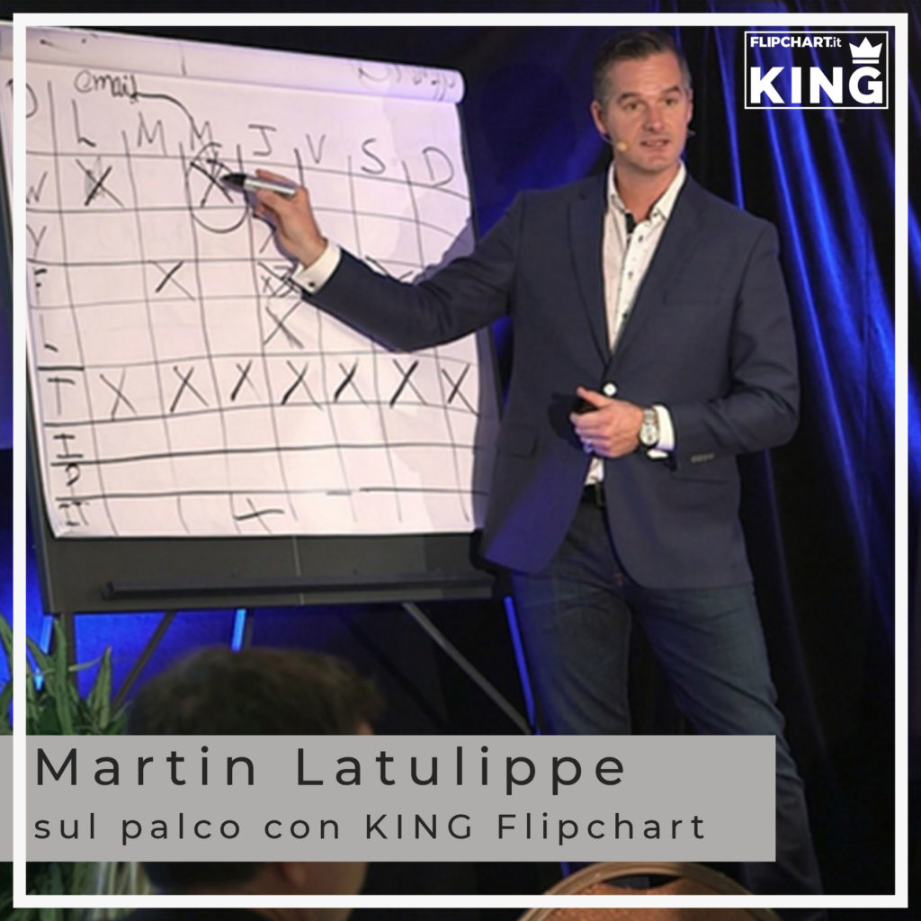 Con la lavagna gigante KING Flipchart scrivi su una lavagna a blocchi di cui essere fiero come il formatore canadese Martin Latulippe